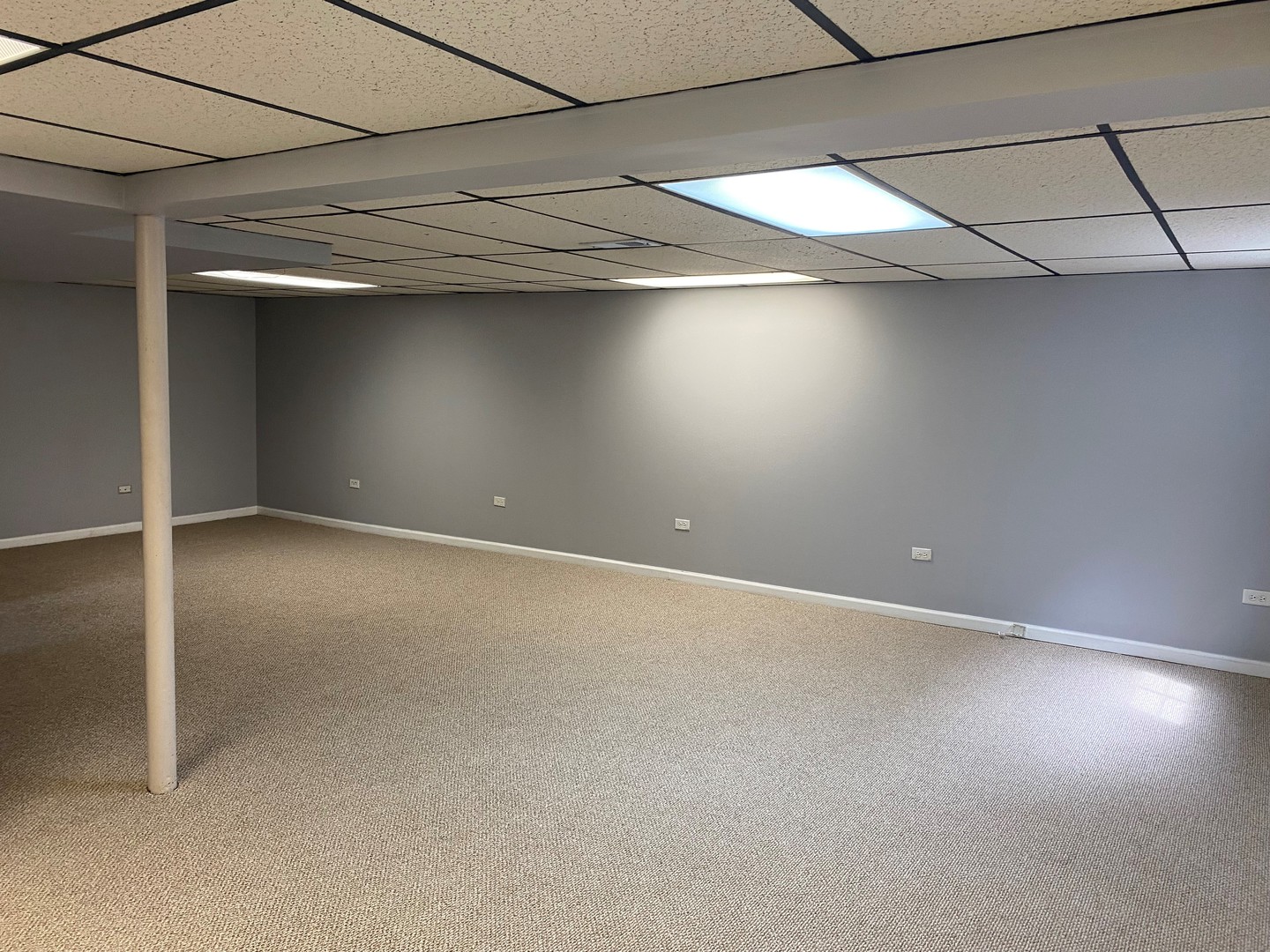 580 W Comstock Avenue, Elmhurst, IL 60126