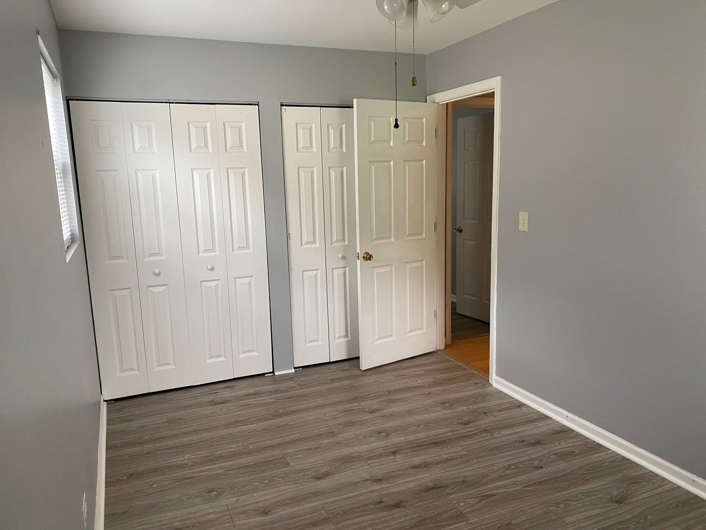 580 W Comstock Avenue, Elmhurst, IL 60126