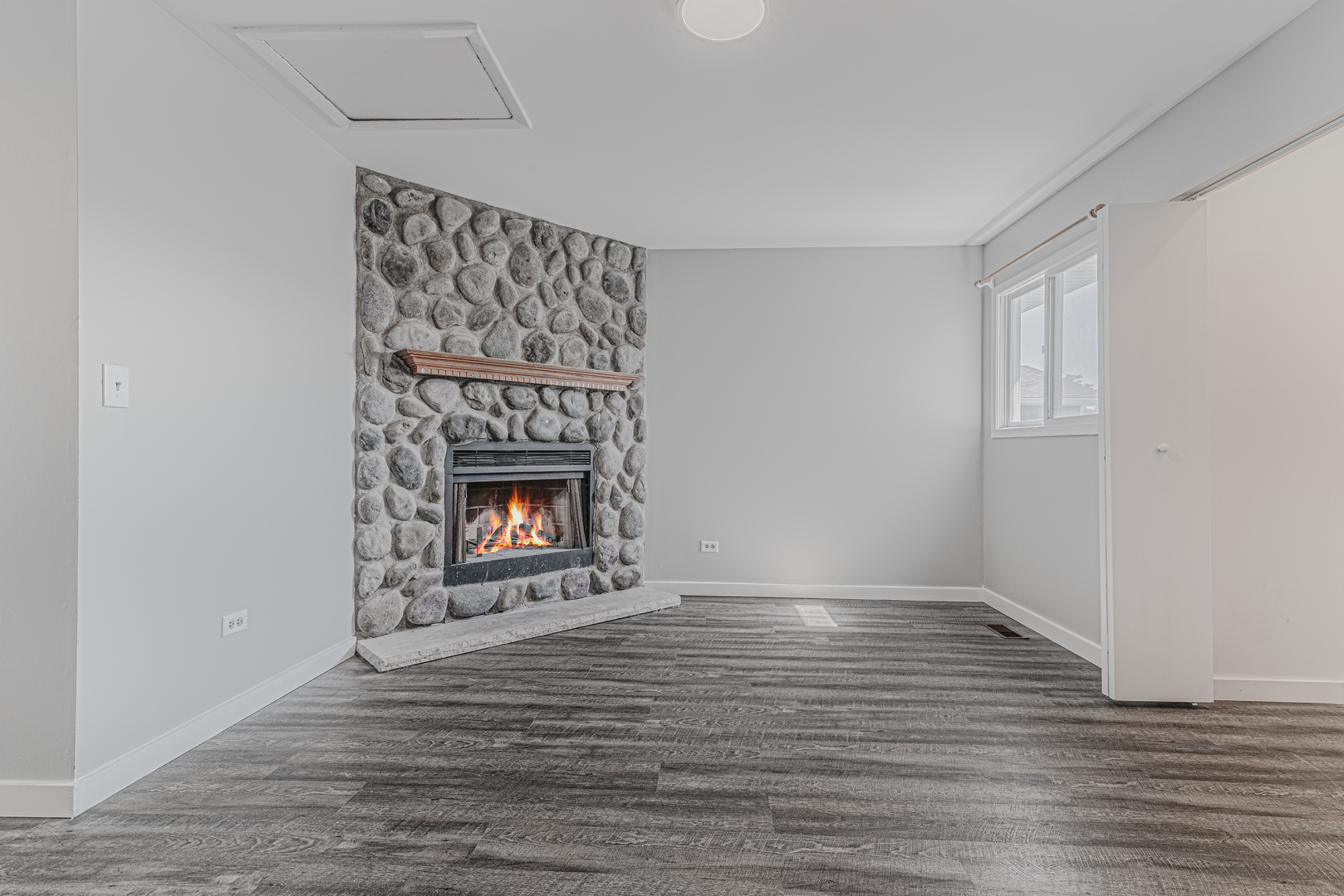 17357 W Maple Lane, Gurnee, IL 60031