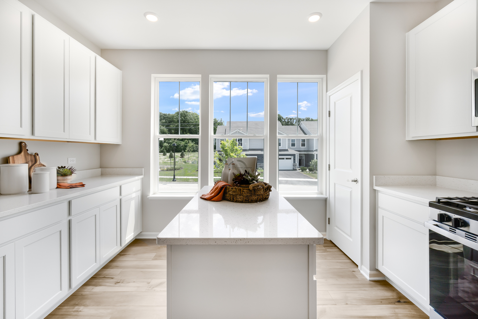 405 Red Oak Circle, Volo, IL 60020