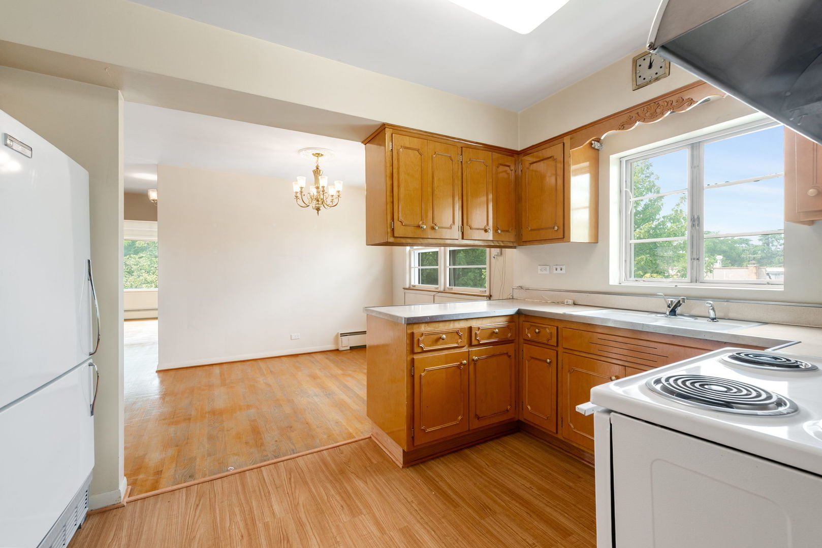 701 S La Grange Road, La Grange, IL 60525