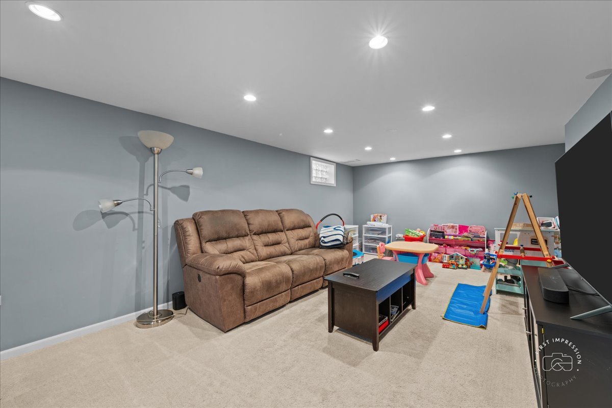 1216 N Main Street, Naperville, IL 60563