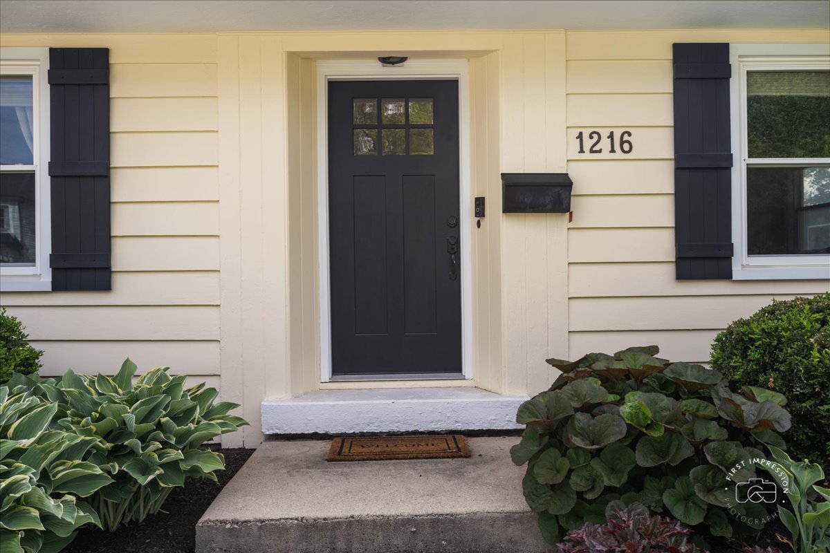 1216 N Main Street, Naperville, IL 60563