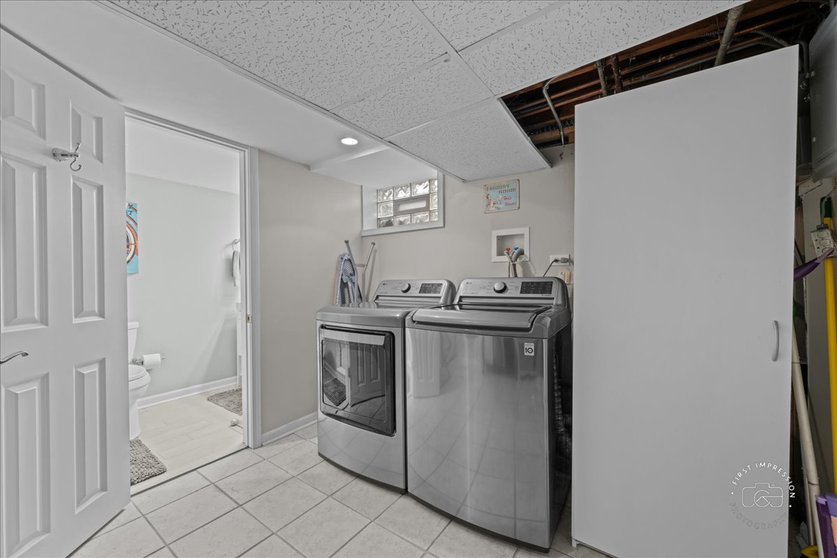 1216 N Main Street, Naperville, IL 60563