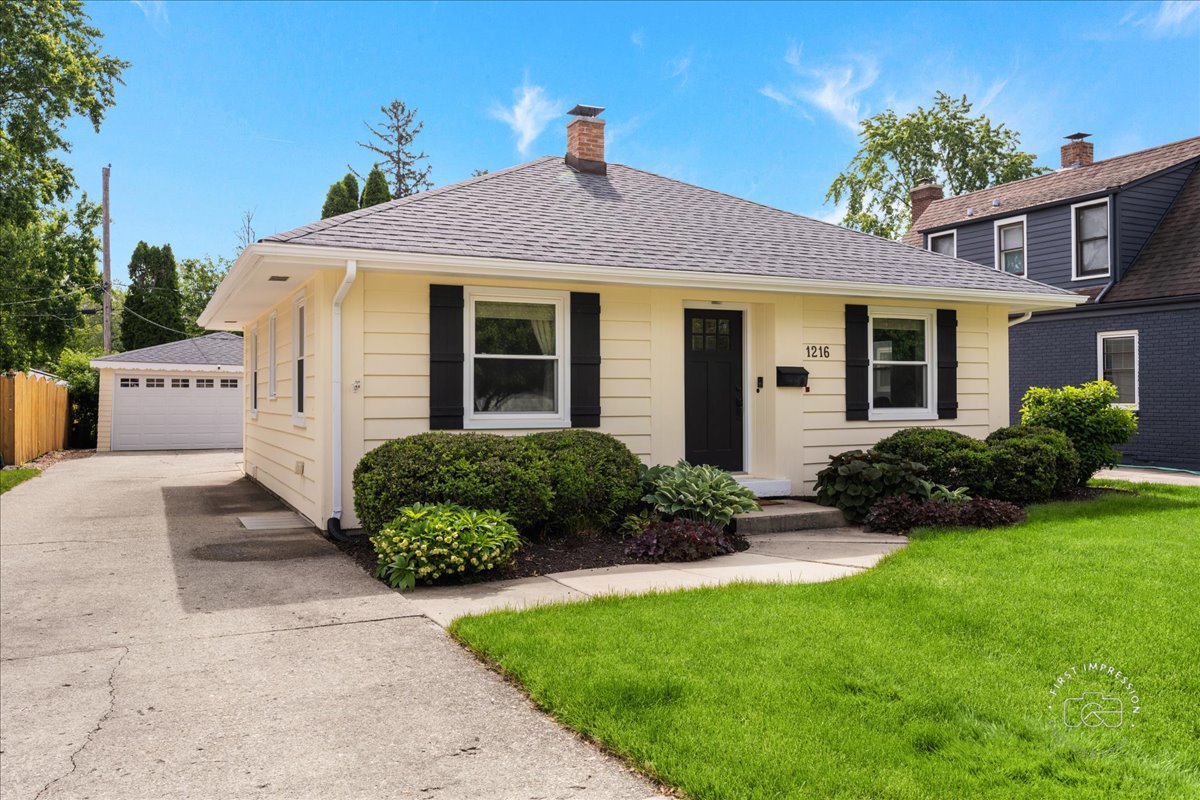 1216 N Main Street, Naperville, IL 60563