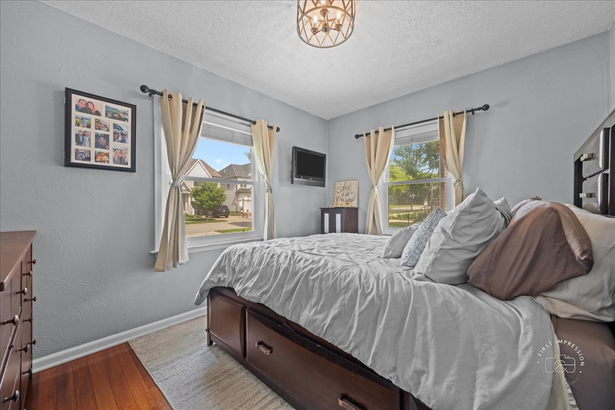 1216 N Main Street, Naperville, IL 60563