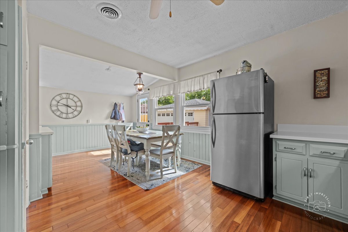1216 N Main Street, Naperville, IL 60563