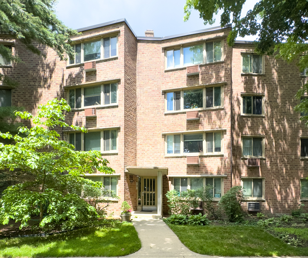 1912 W HOOD Avenue #1B, Chicago, IL 60660