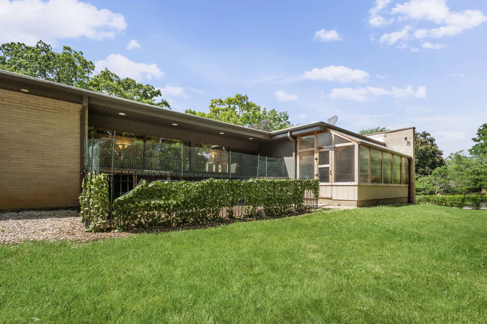 431 Maplewood Drive, Barrington, IL 60010