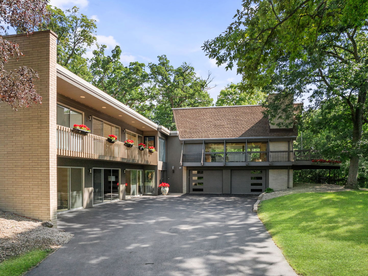 431 Maplewood Drive, Barrington, IL 60010