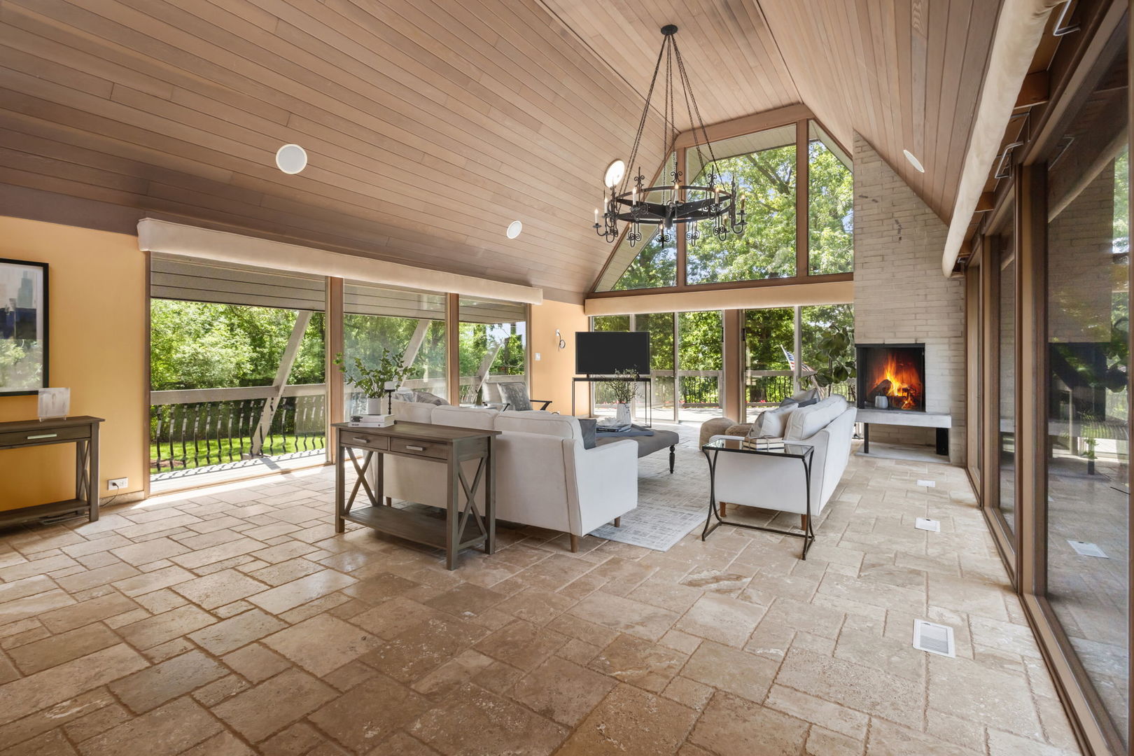 431 Maplewood Drive, Barrington, IL 60010