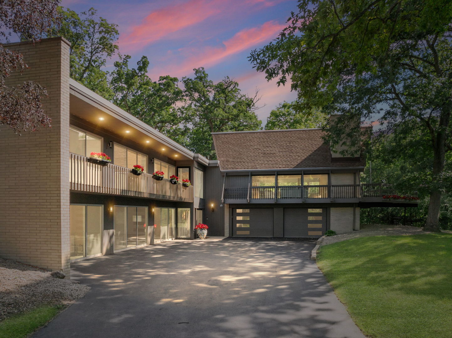 431 Maplewood Drive, Barrington, IL 60010