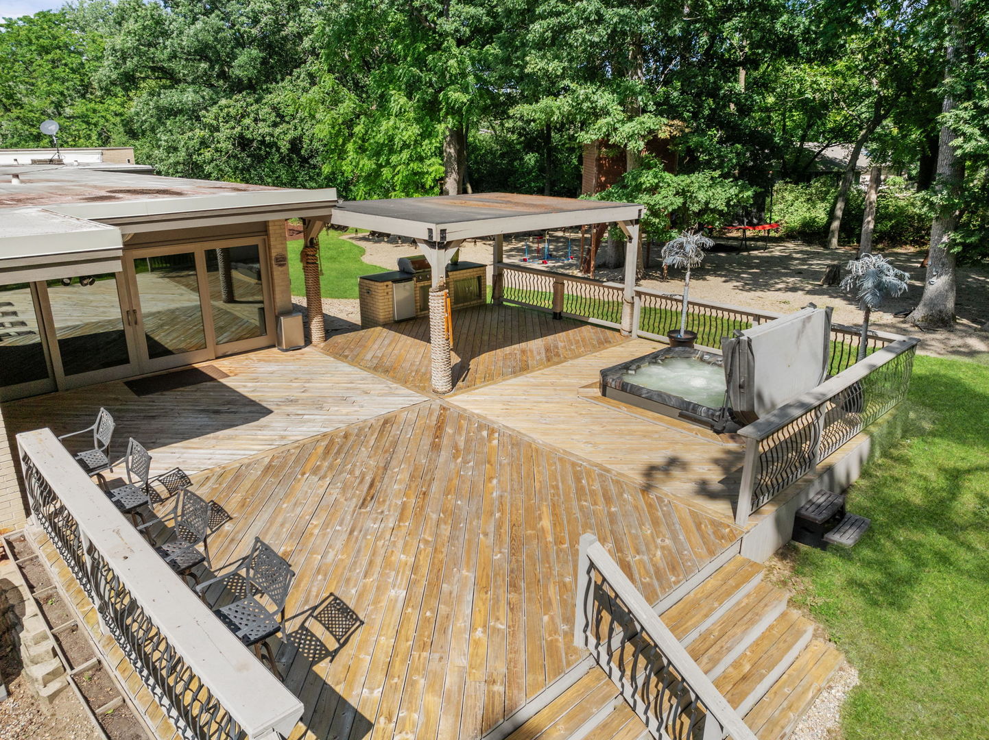 431 Maplewood Drive, Barrington, IL 60010