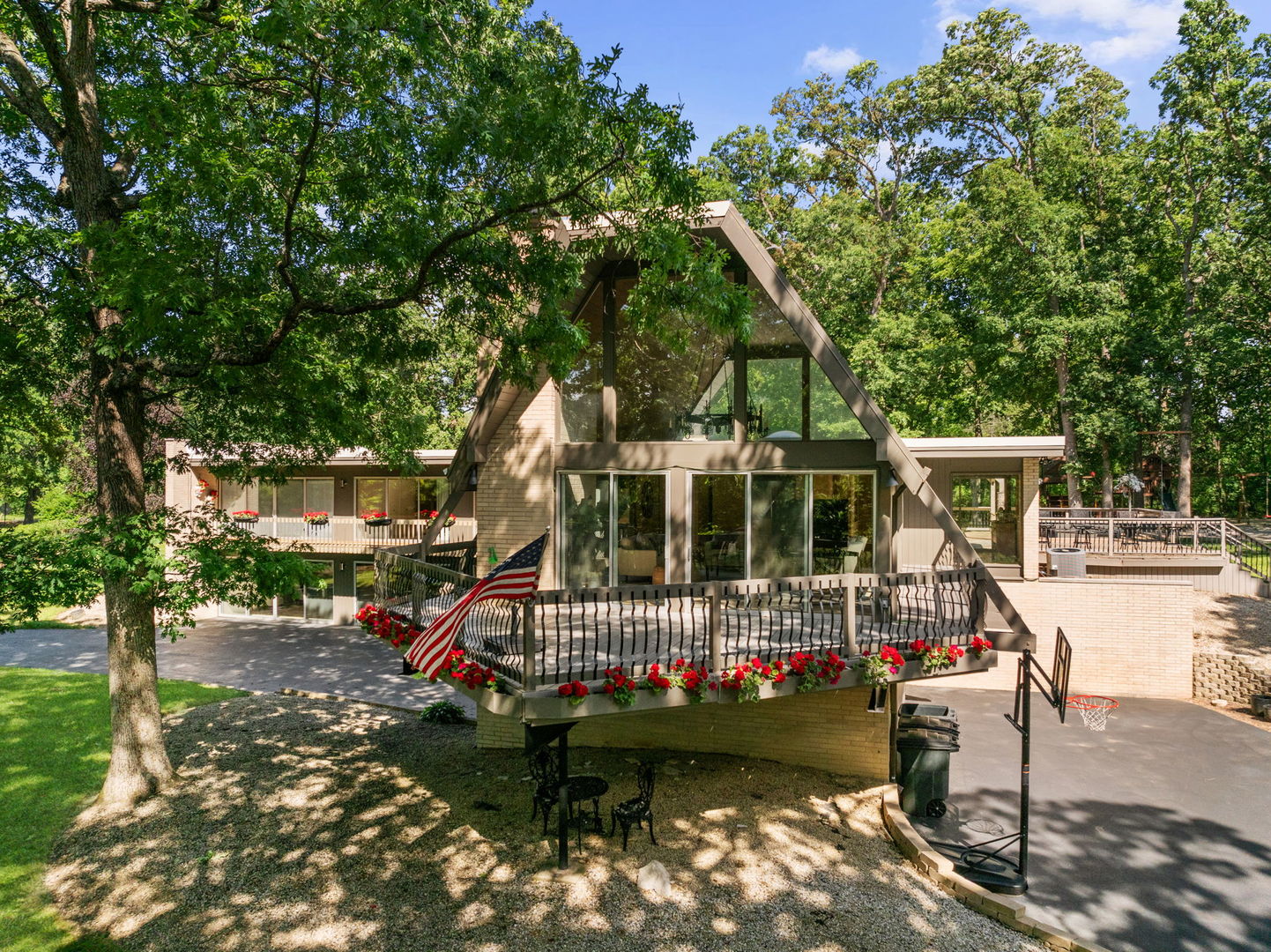 431 Maplewood Drive, Barrington, IL 60010