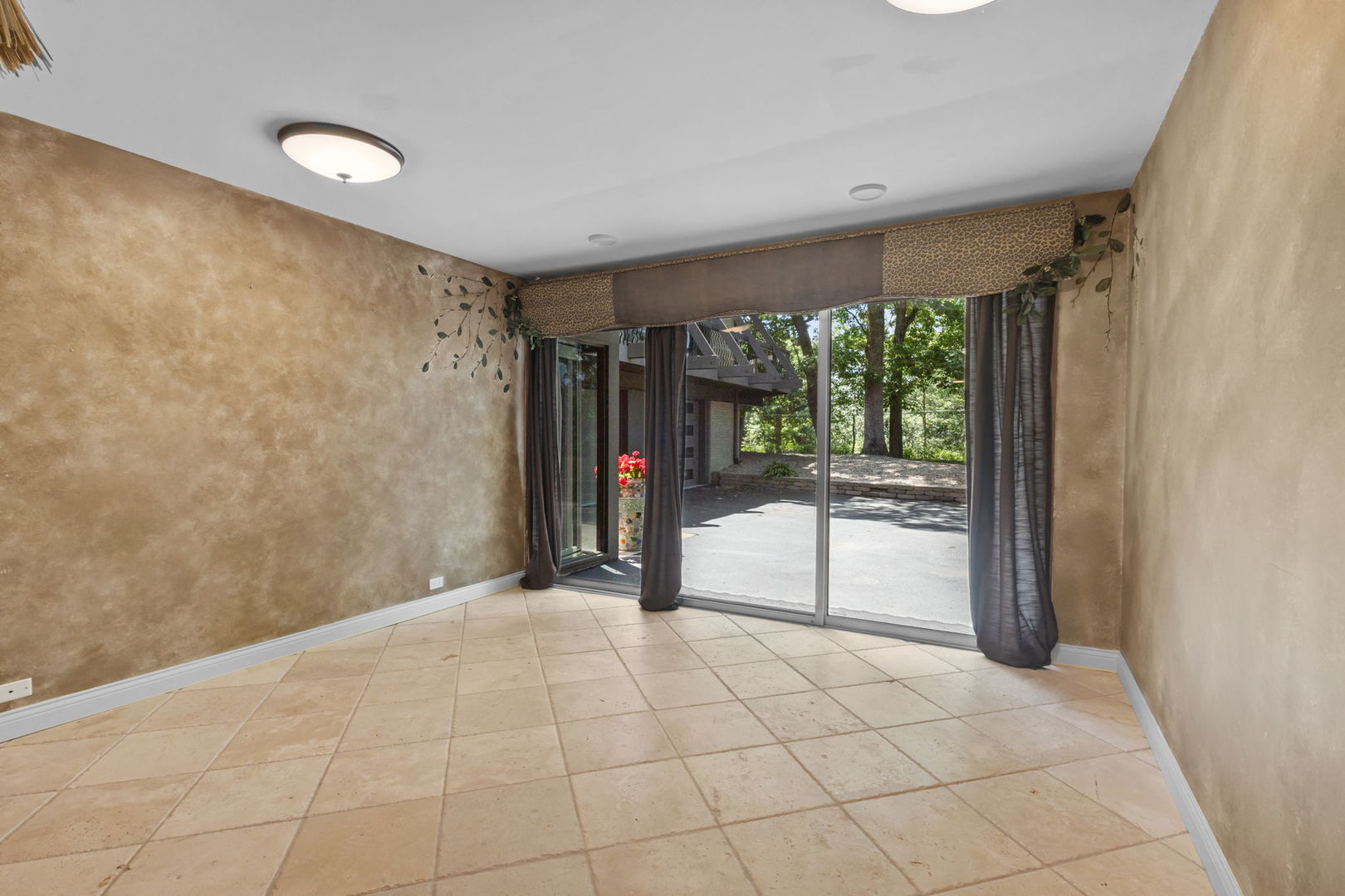 431 Maplewood Drive, Barrington, IL 60010