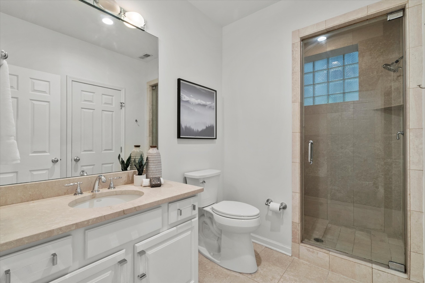 3746 N Clifton Avenue #1, Chicago, IL 60613
