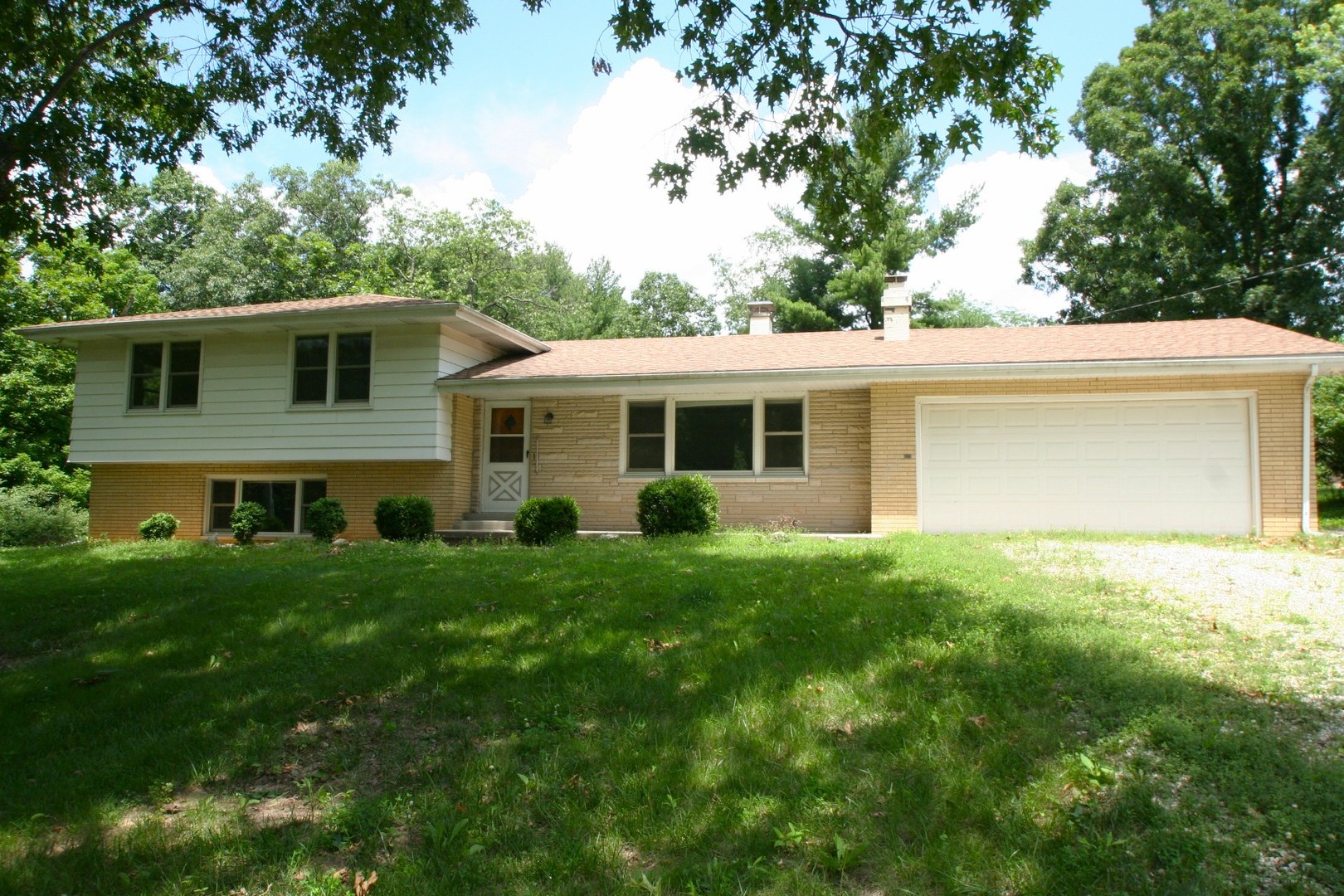 29724 Allentown Road, Mackinaw, IL 61755