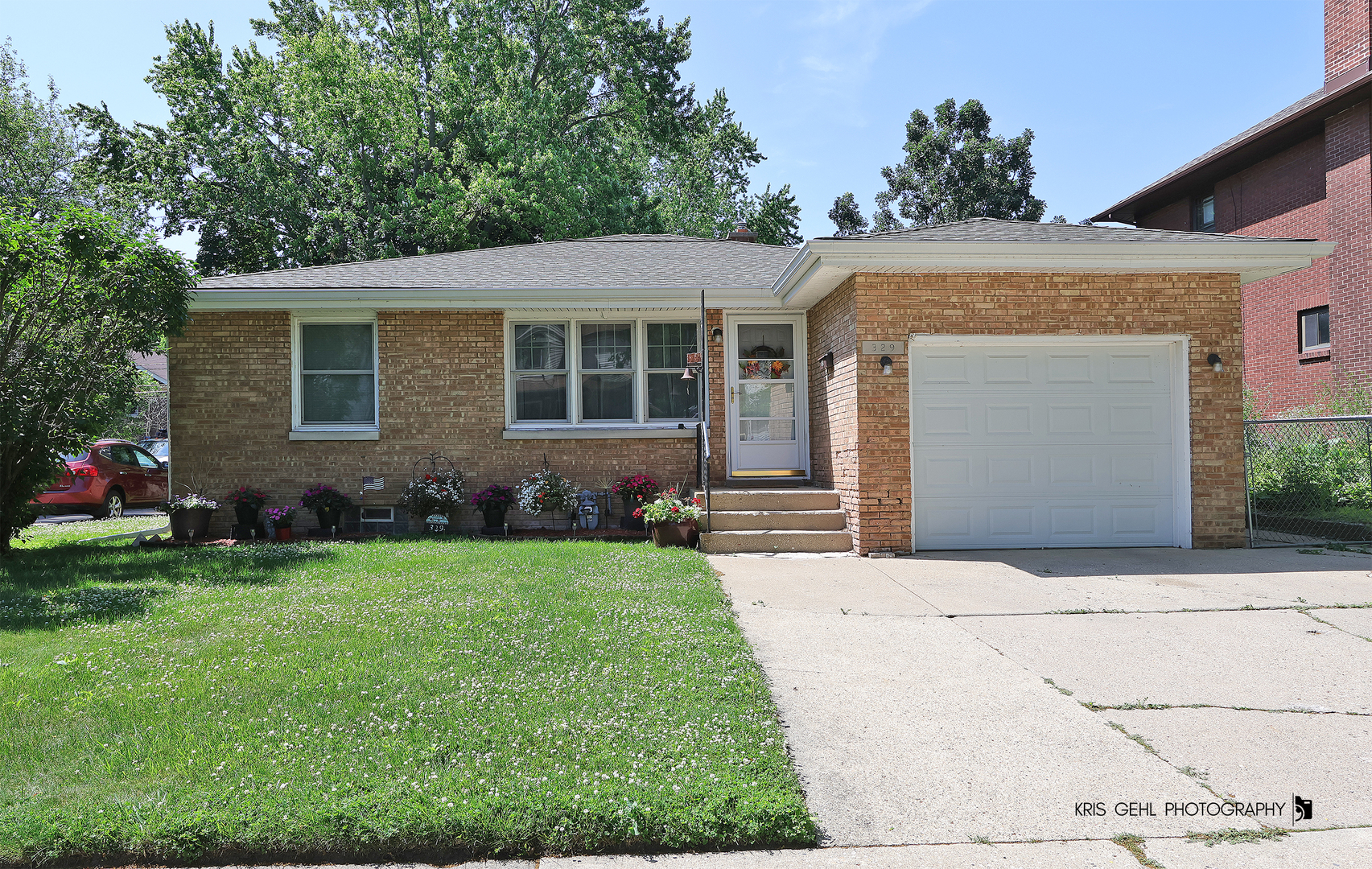 329 W Ridgeland Avenue, Waukegan, IL 60085