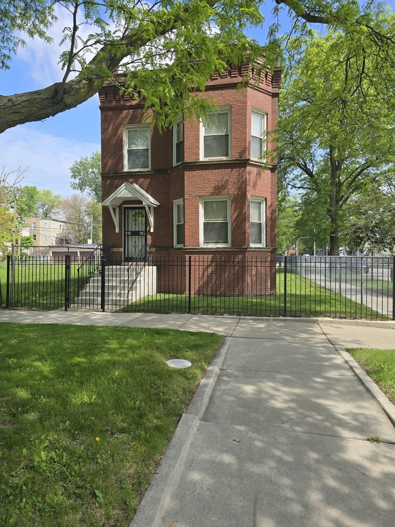 1244 E 70th Street, Chicago, IL 60637