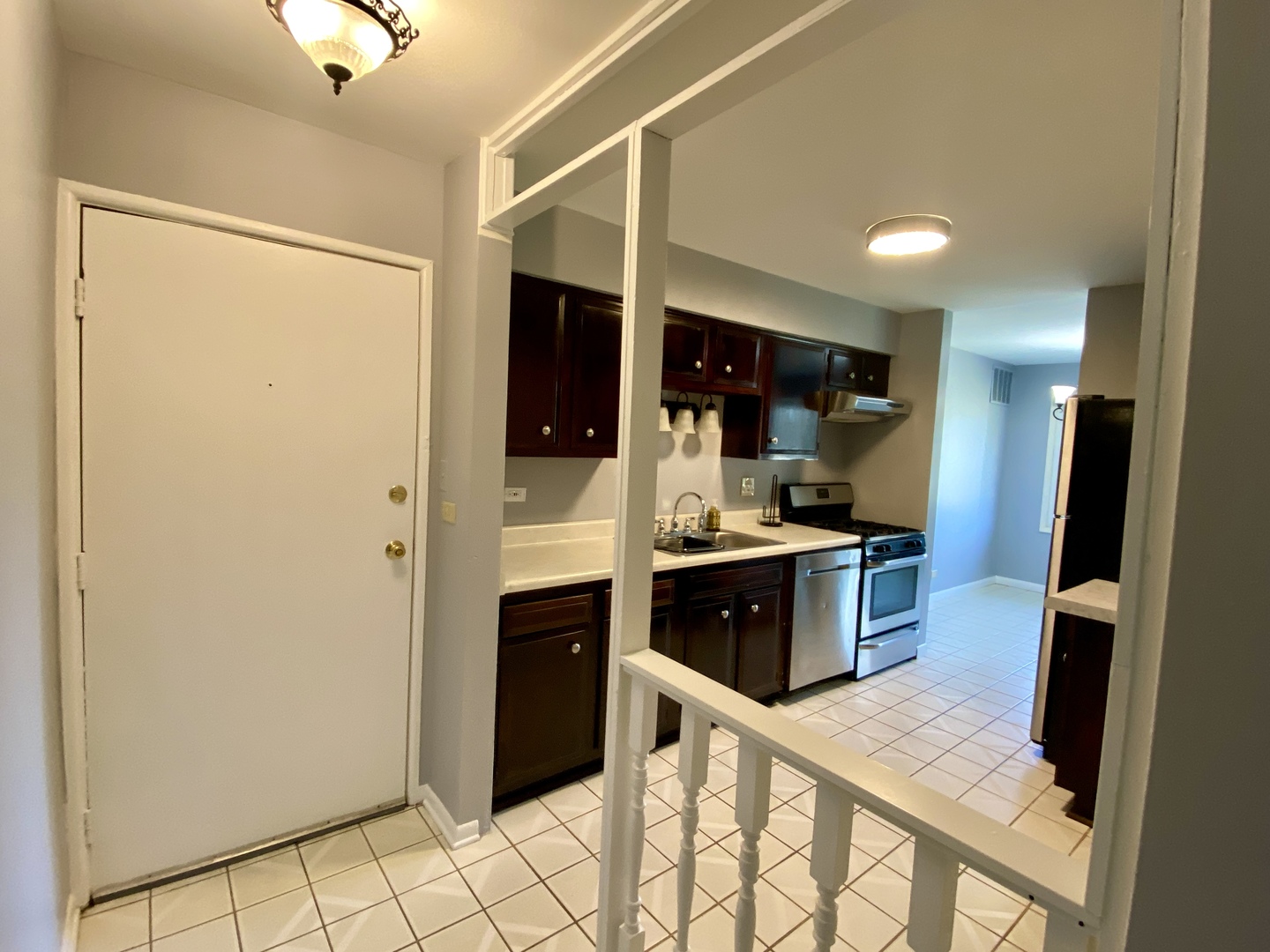 3108 ROBERTS Drive #6, Woodridge, IL 60517