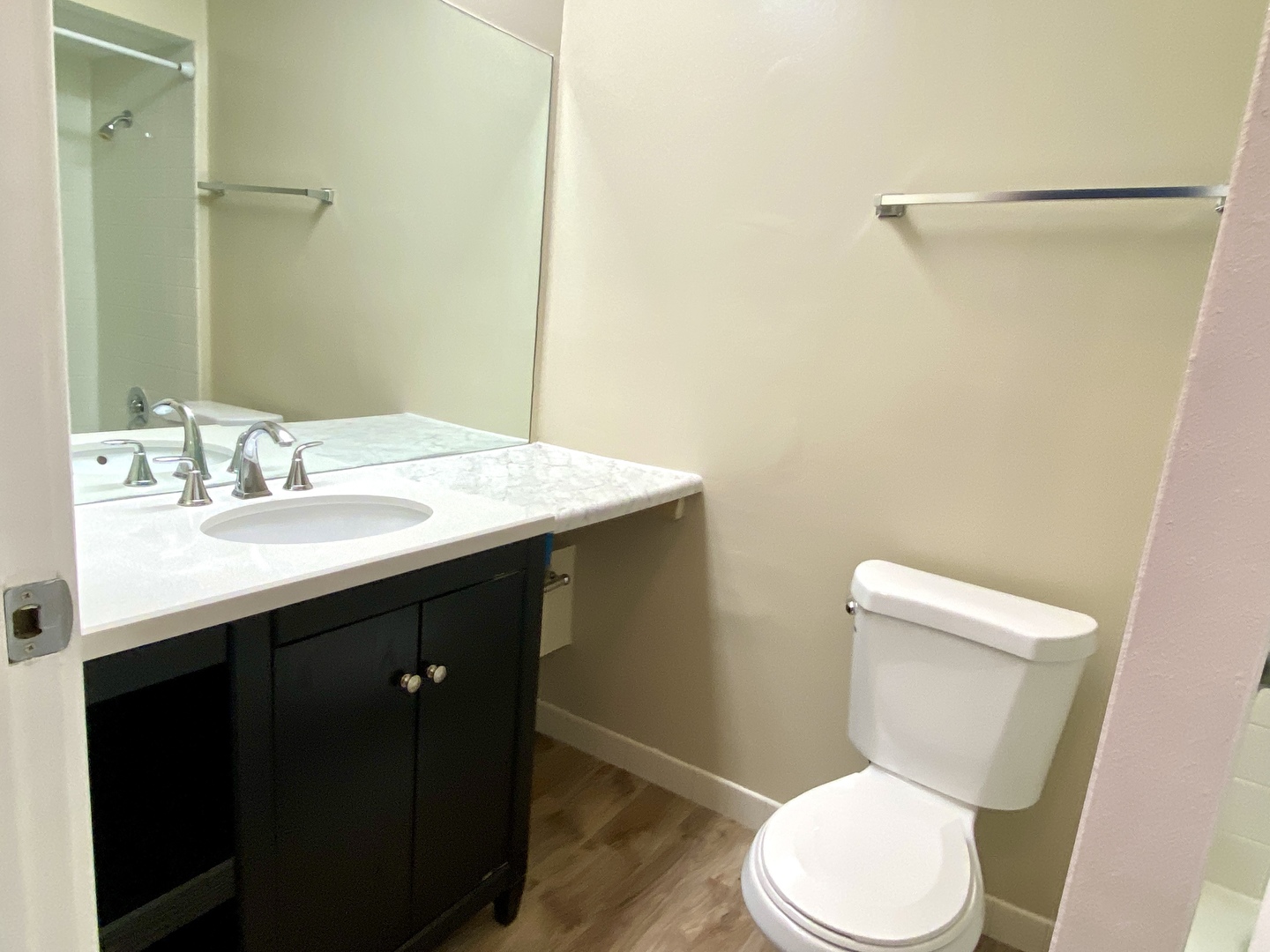 3108 ROBERTS Drive #6, Woodridge, IL 60517