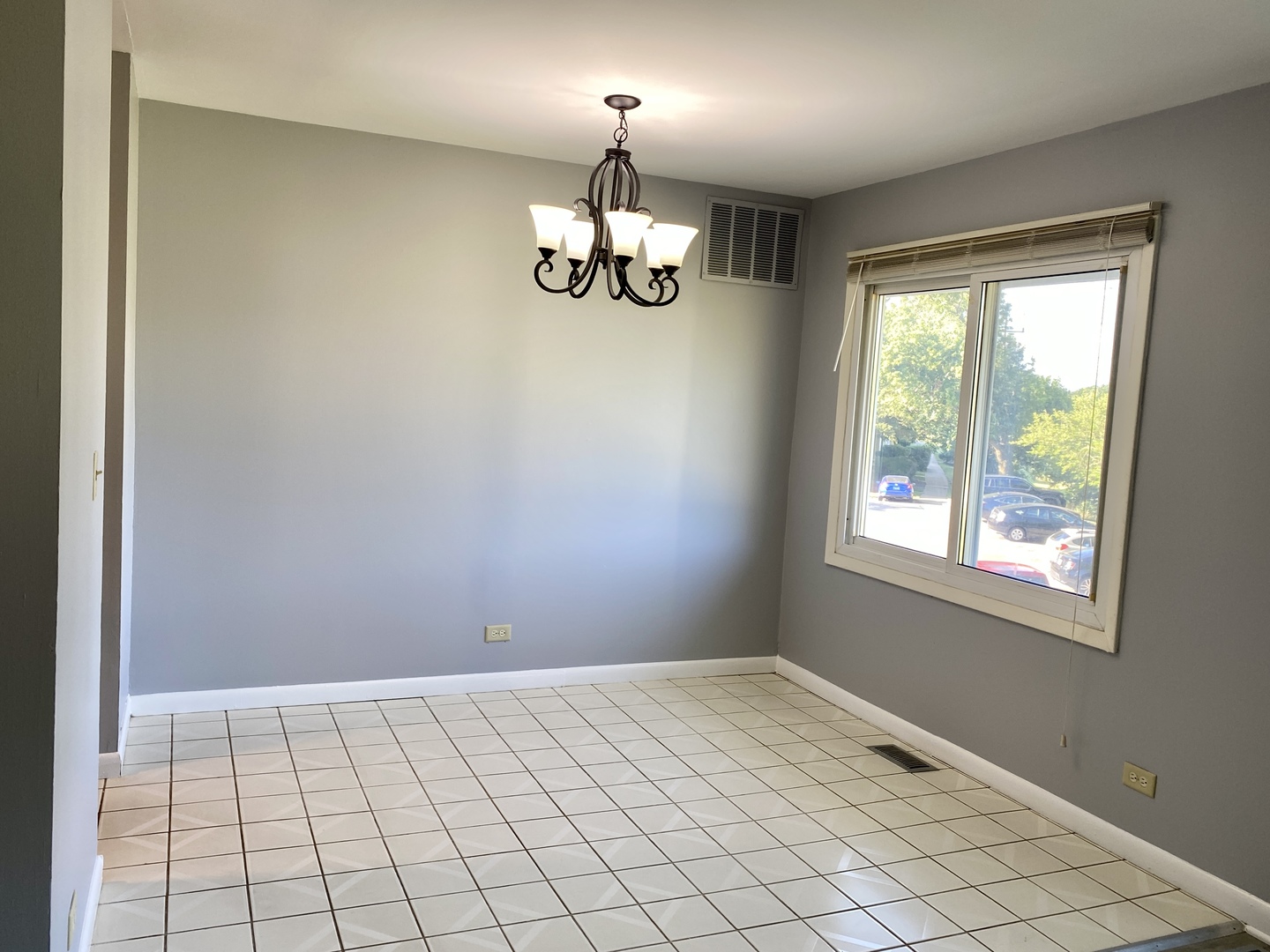 3108 ROBERTS Drive #6, Woodridge, IL 60517