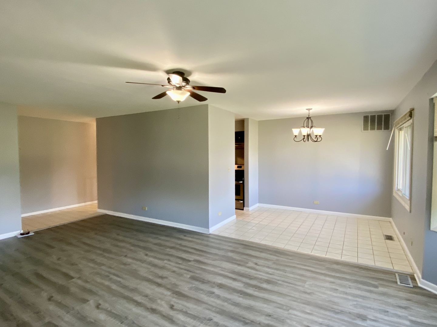 3108 ROBERTS Drive #6, Woodridge, IL 60517