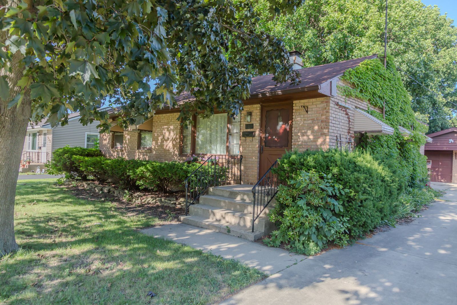 129 N CHASE Avenue, Bartlett, IL 60103