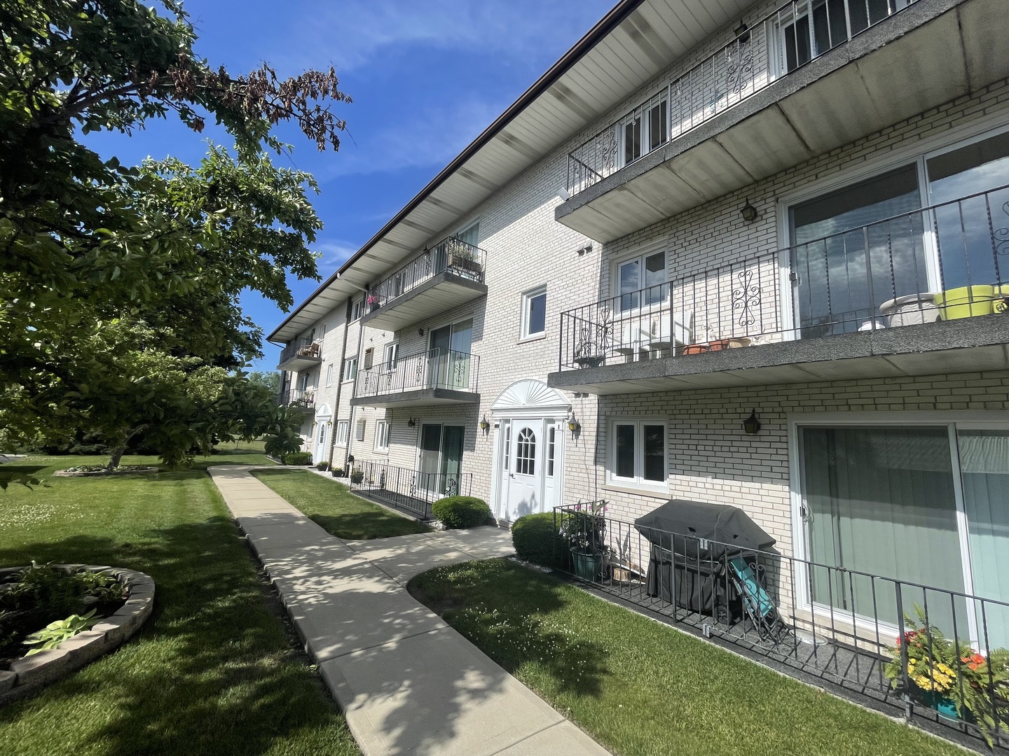 7530 W 111th Street #2B, Worth, IL 60482