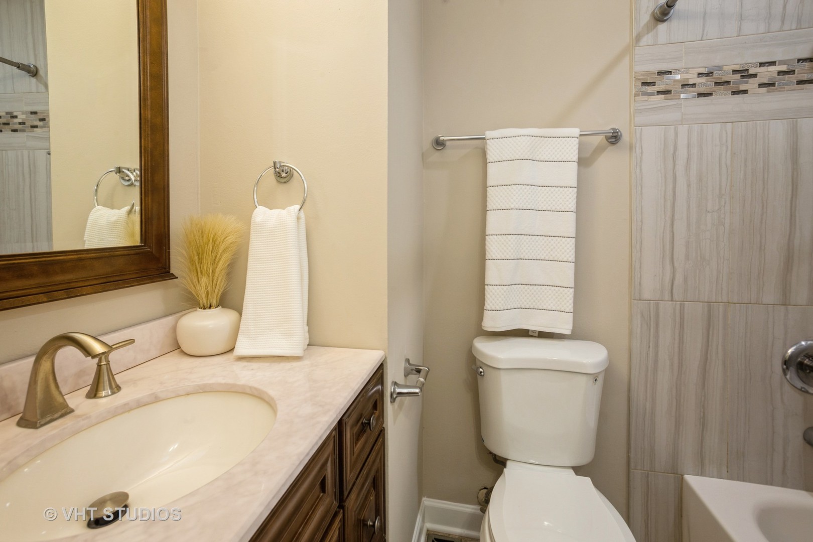 284 Banbury Avenue, Elk Grove Village, IL 60007