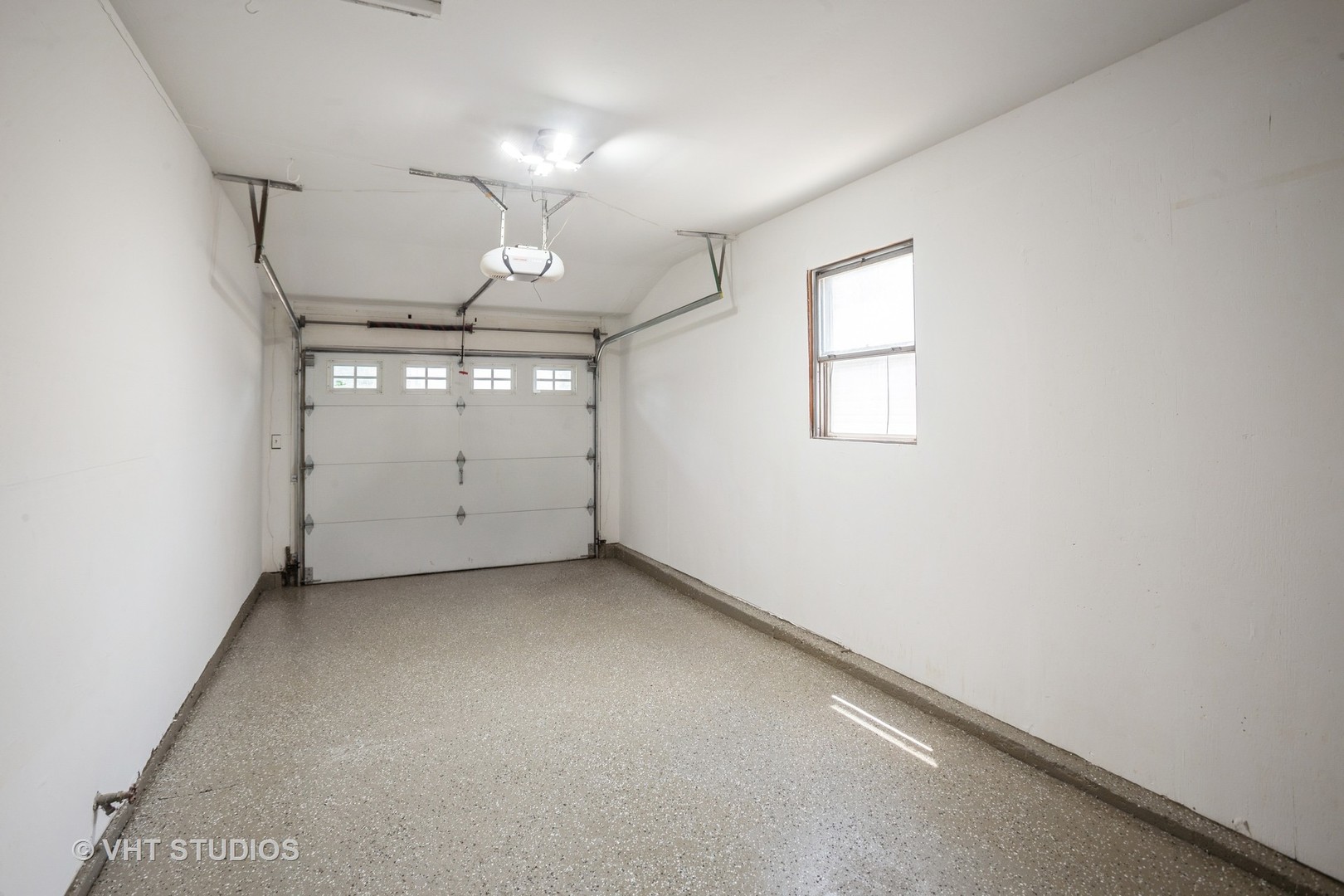 284 Banbury Avenue, Elk Grove Village, IL 60007