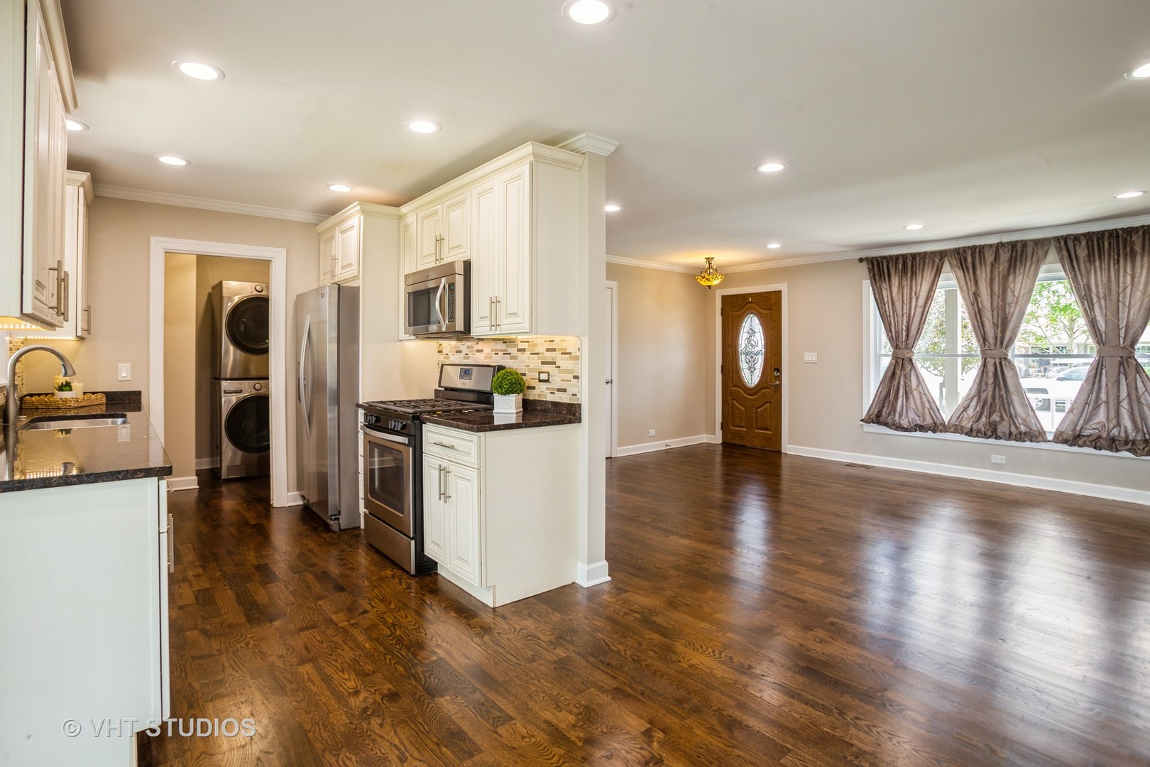 284 Banbury Avenue, Elk Grove Village, IL 60007