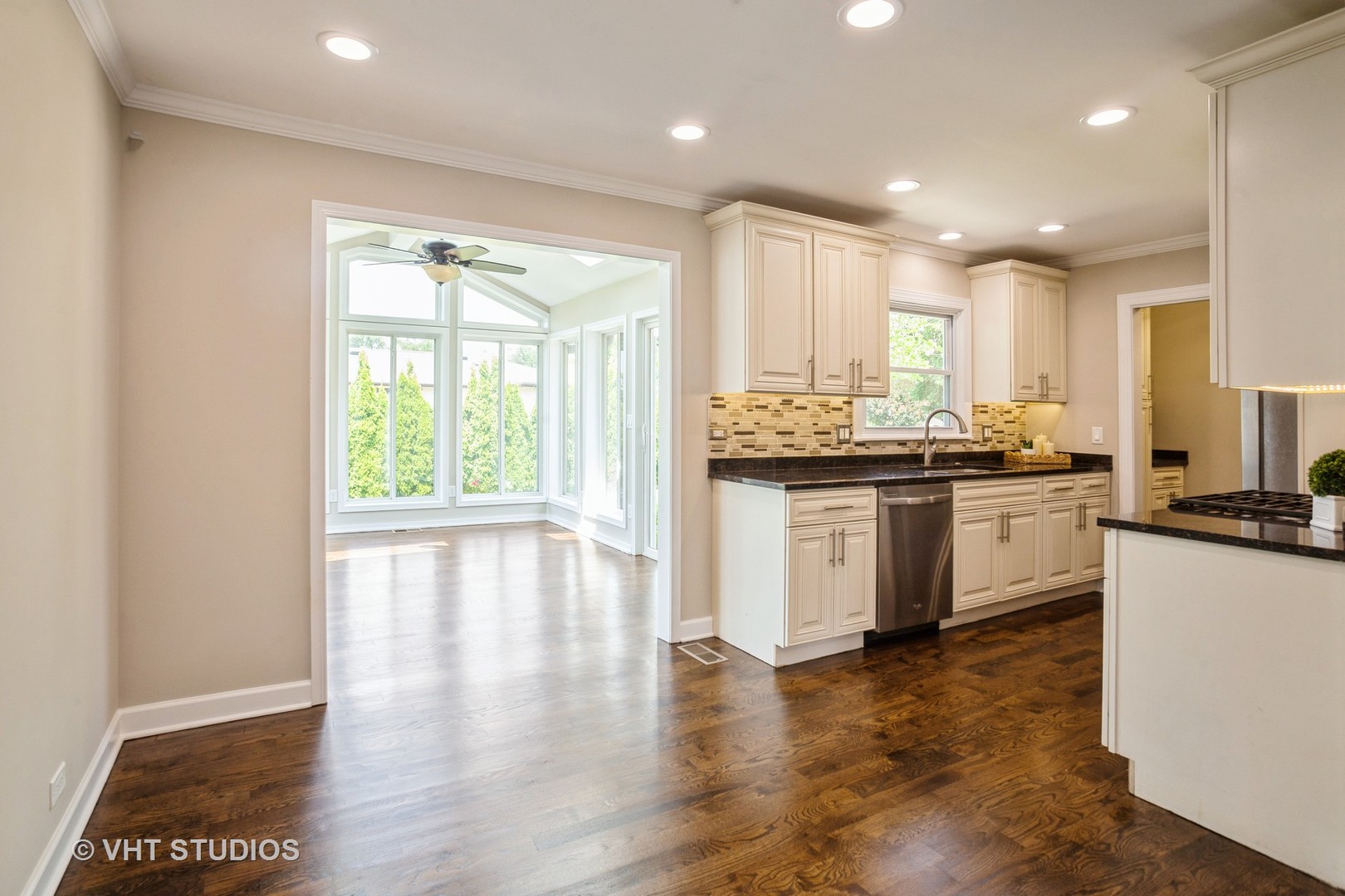 284 Banbury Avenue, Elk Grove Village, IL 60007