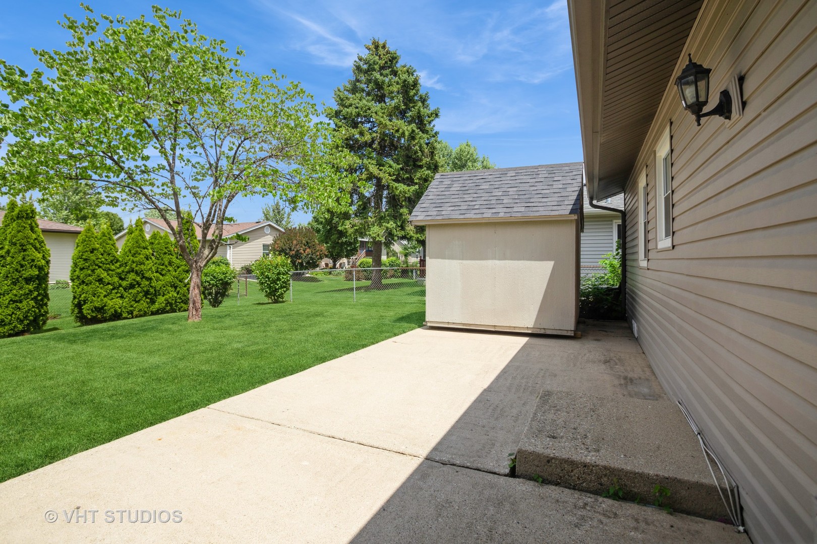 284 Banbury Avenue, Elk Grove Village, IL 60007