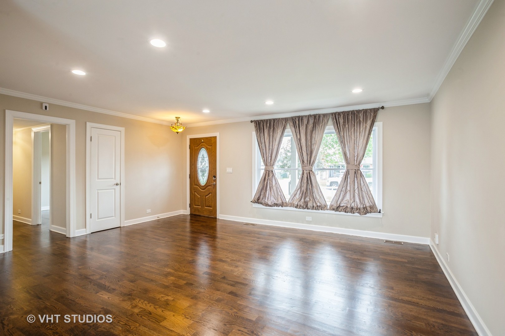284 Banbury Avenue, Elk Grove Village, IL 60007
