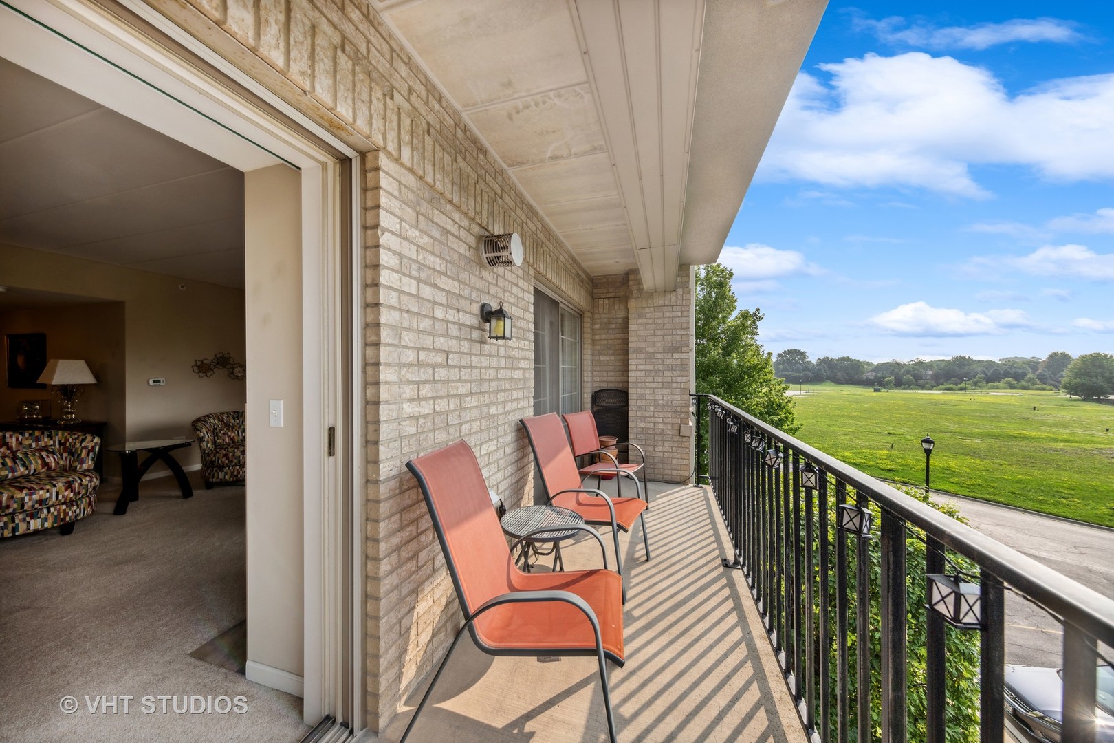 8505 Woodward Avenue #204, Woodridge, IL 60517