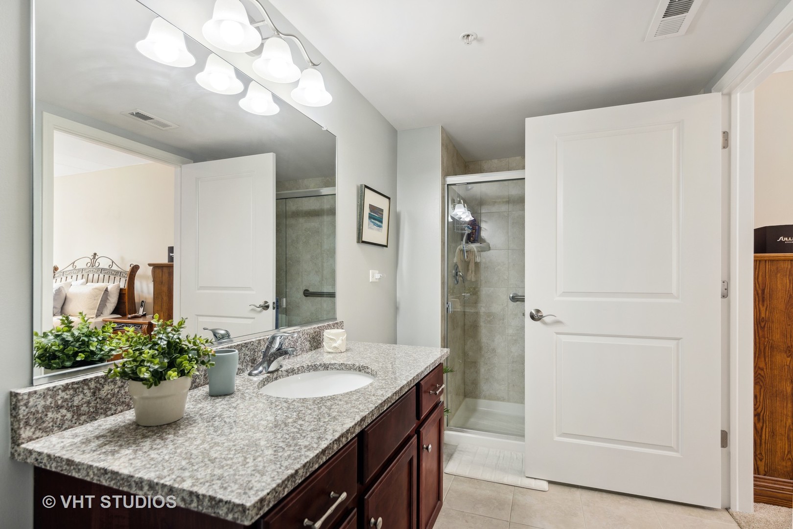8505 Woodward Avenue #204, Woodridge, IL 60517