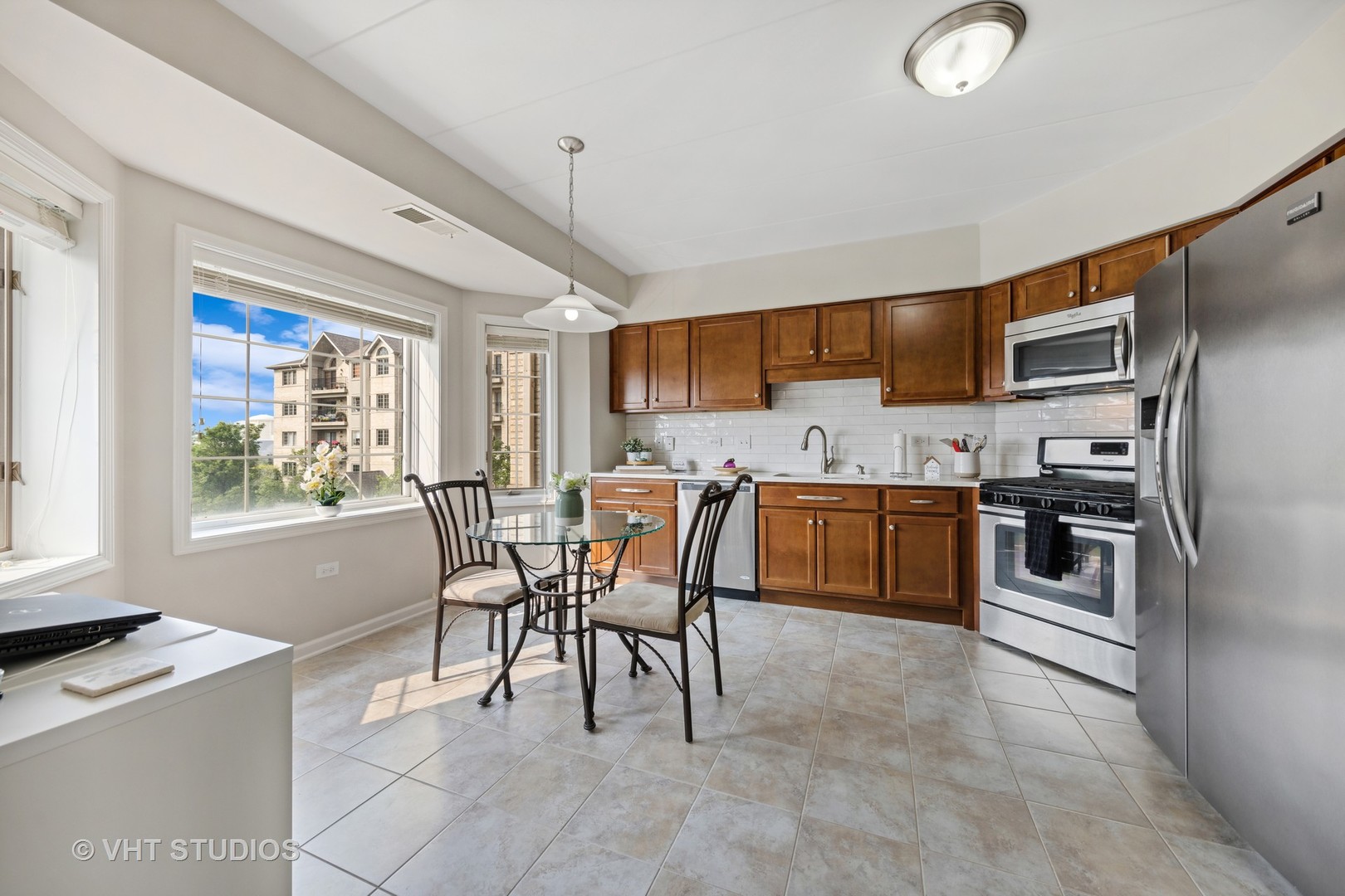 8505 Woodward Avenue #204, Woodridge, IL 60517