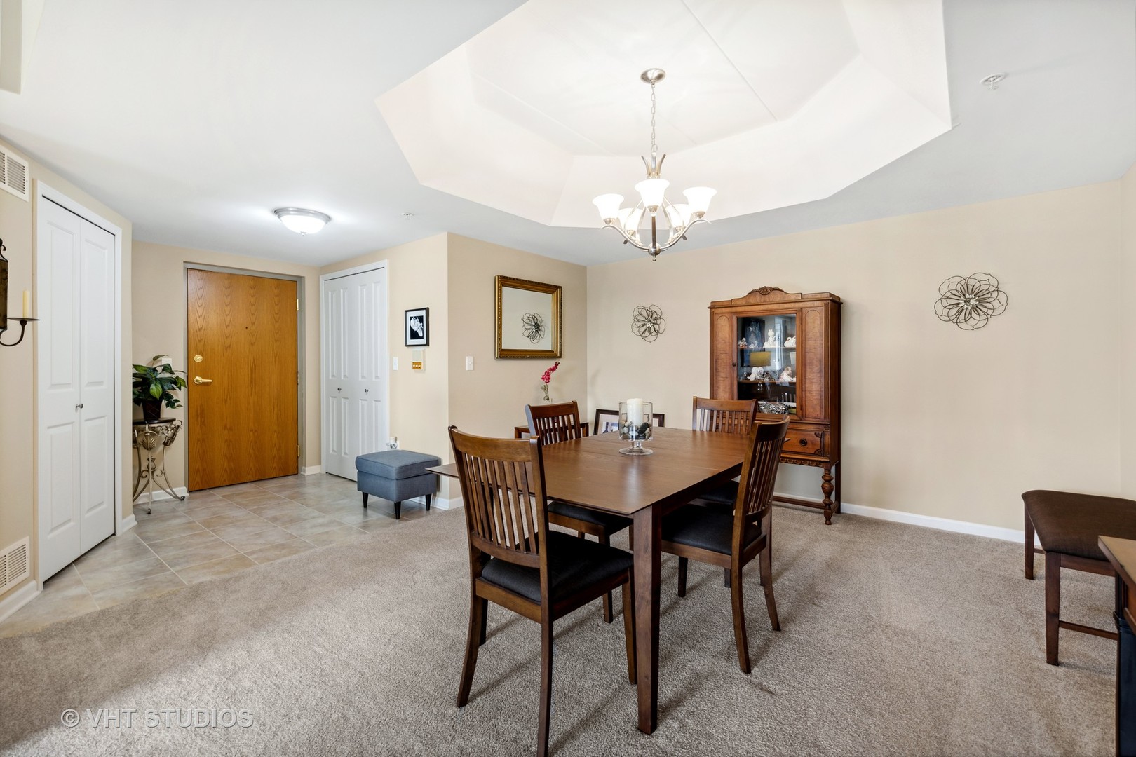 8505 Woodward Avenue #204, Woodridge, IL 60517