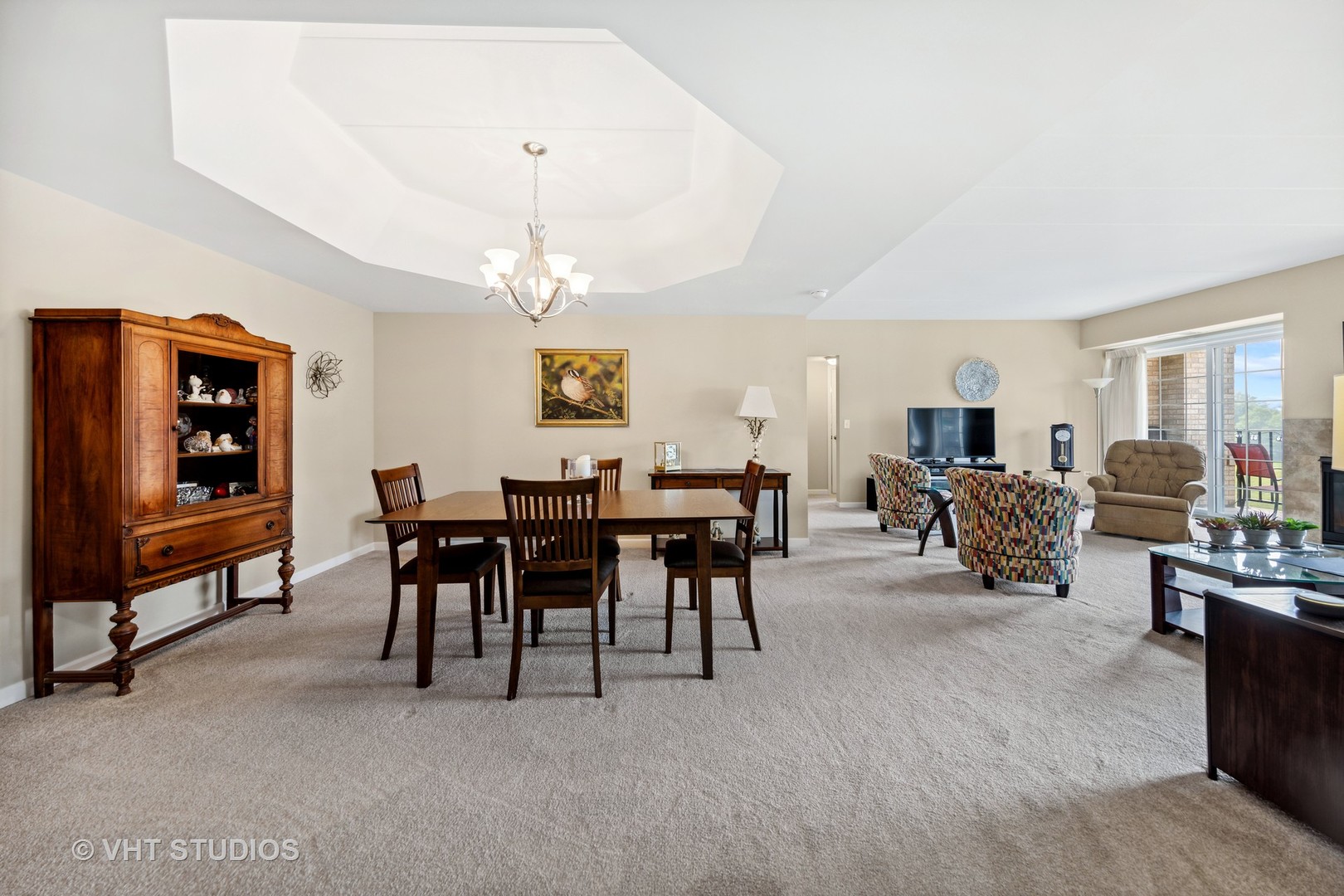 8505 Woodward Avenue #204, Woodridge, IL 60517