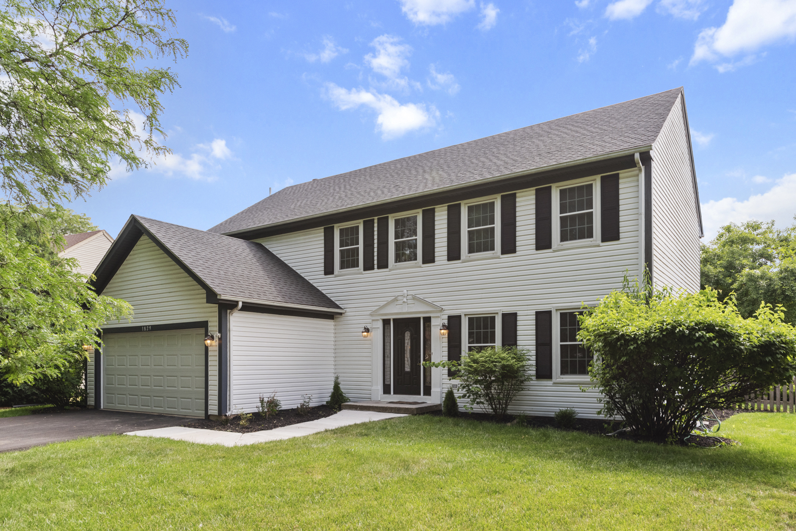 1829 Via Veneto Drive, St. Charles, IL 60174