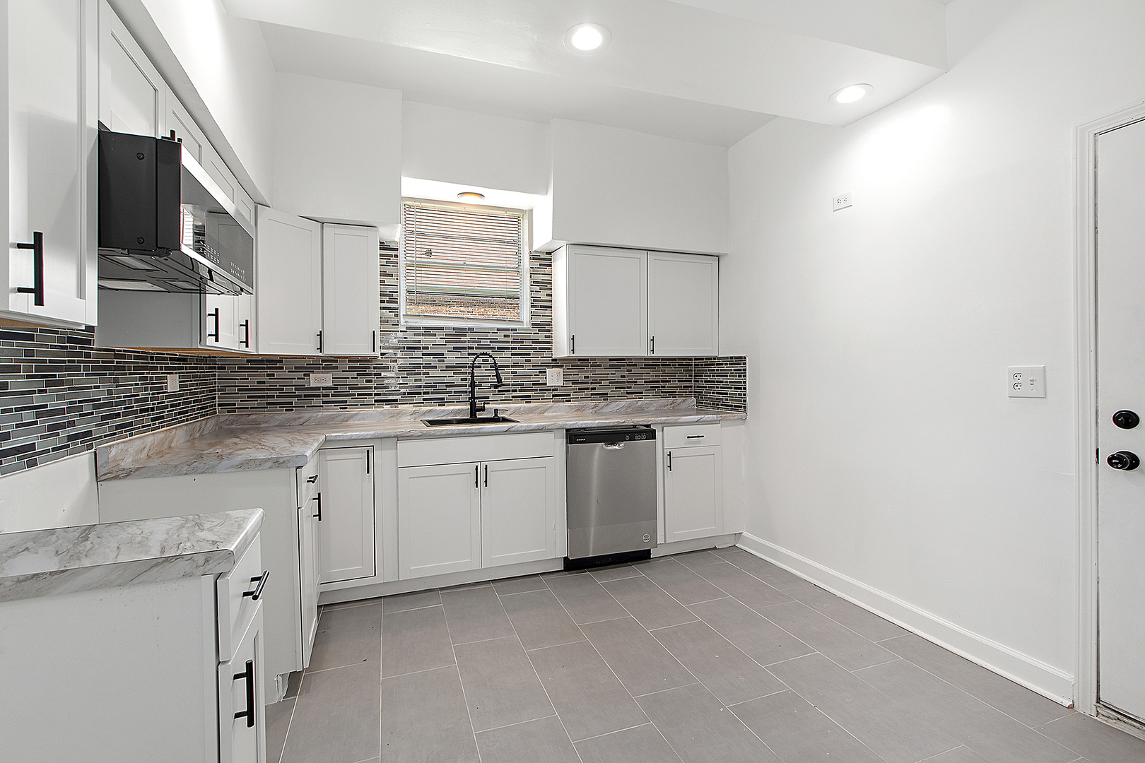 6541 S Hermitage Avenue, Chicago, IL 60636
