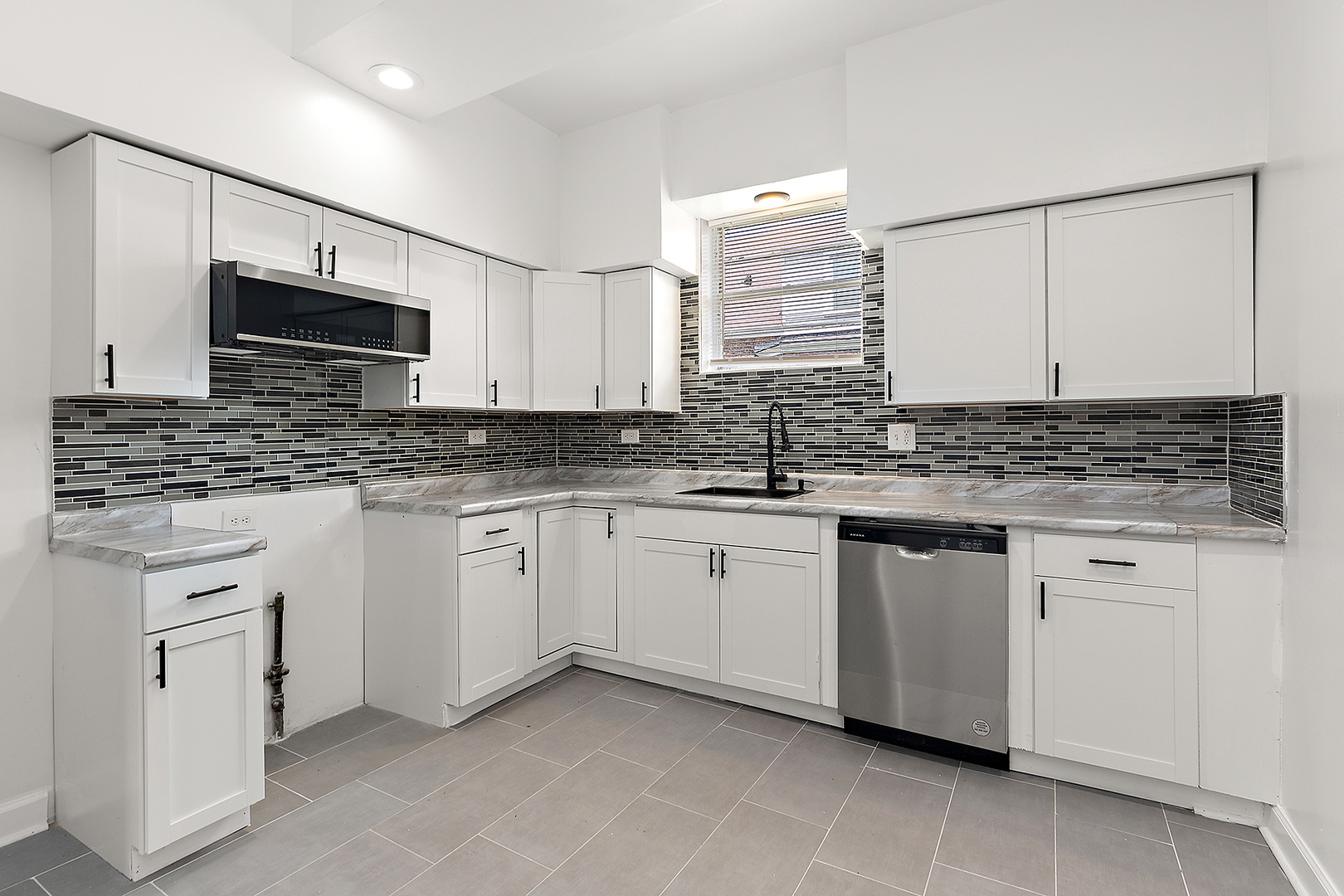 6541 S Hermitage Avenue, Chicago, IL 60636
