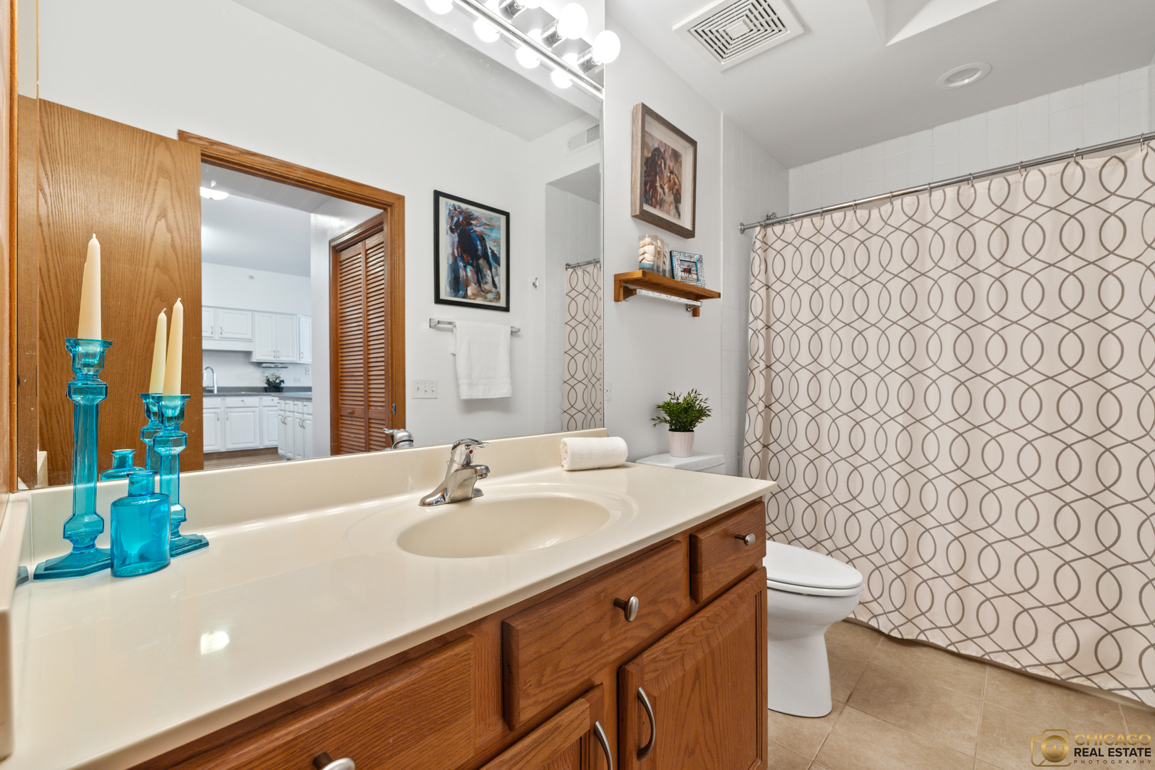 8200 Lincoln Avenue #406, Skokie, IL 60077