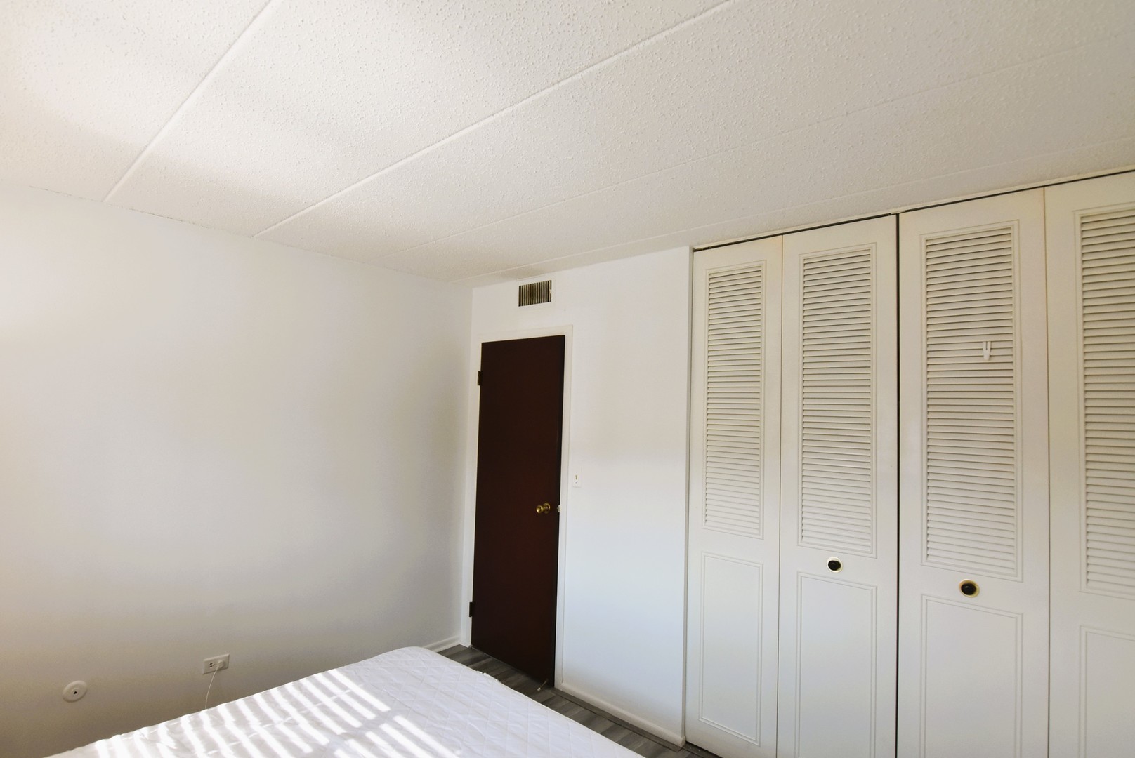 3856 S Parkway Drive #1E, Northbrook, IL 60062