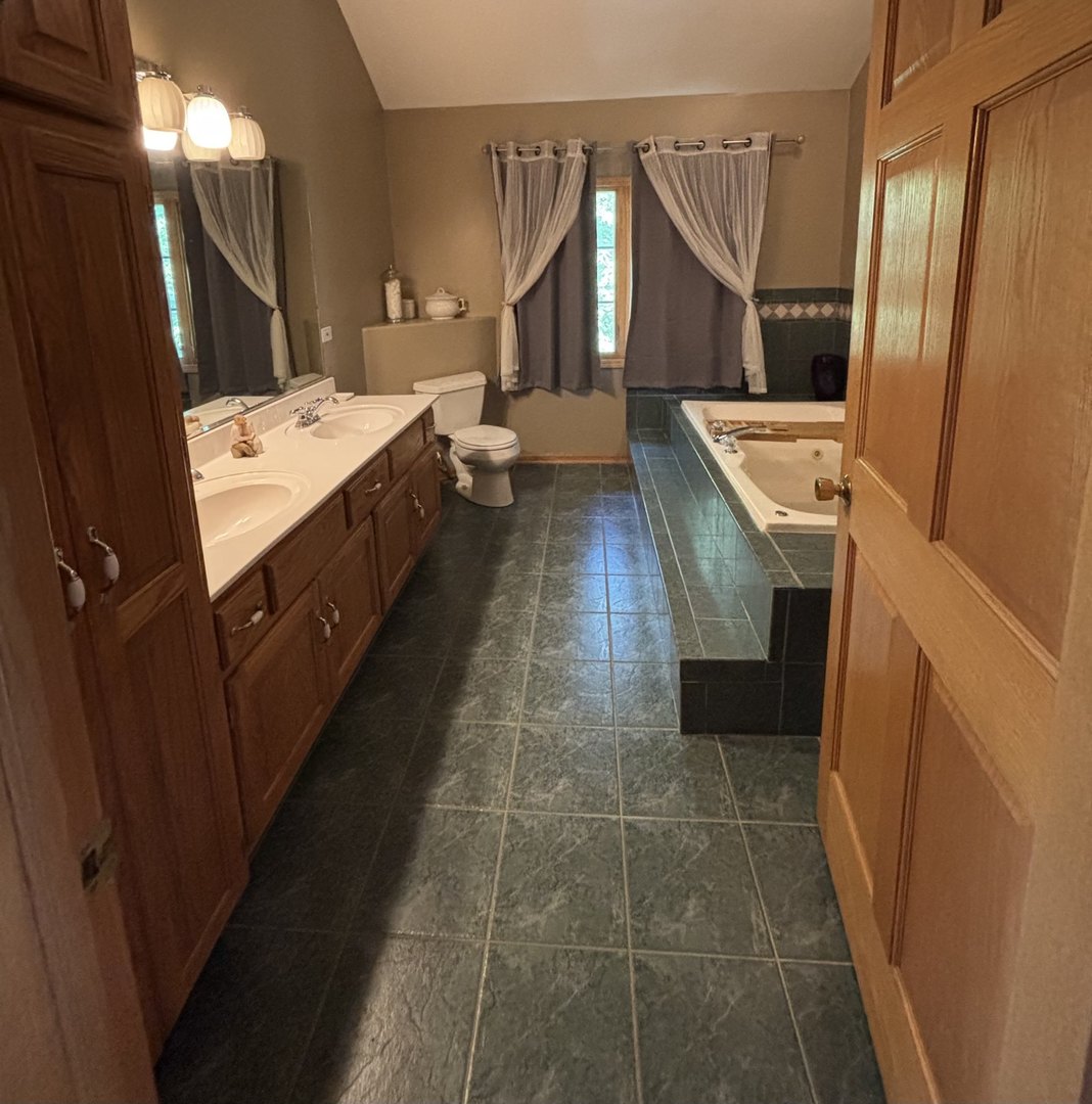 9417 W Steger Road, Frankfort, IL 60423