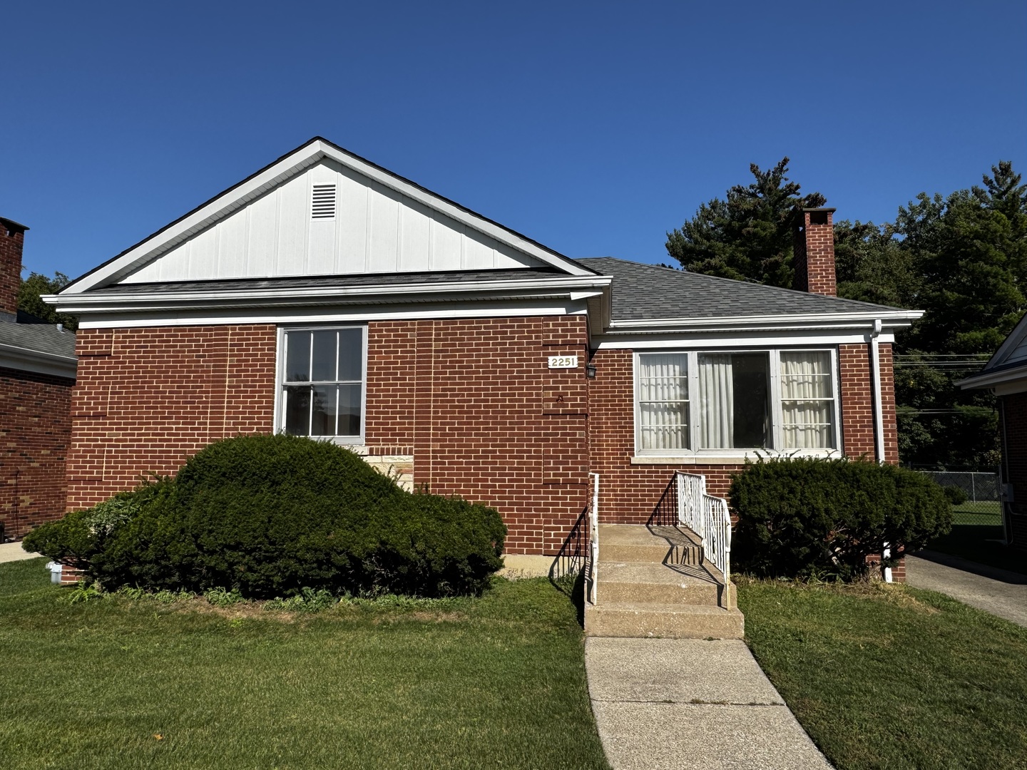 2251 Belleview Avenue, Westchester, IL 60154