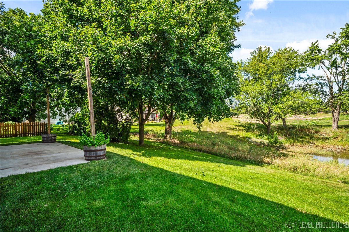 2444 Deerfield Drive, Aurora, IL 60506