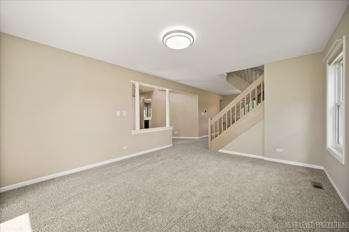 2444 Deerfield Drive, Aurora, IL 60506