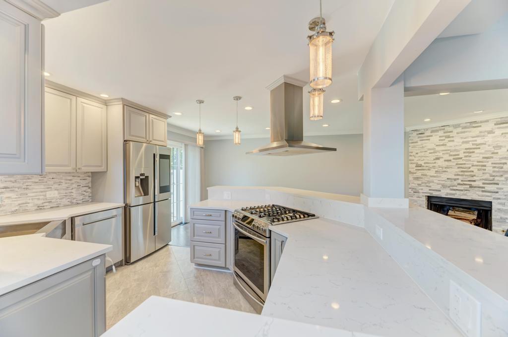 2716 Burton Drive, Westchester, IL 60154